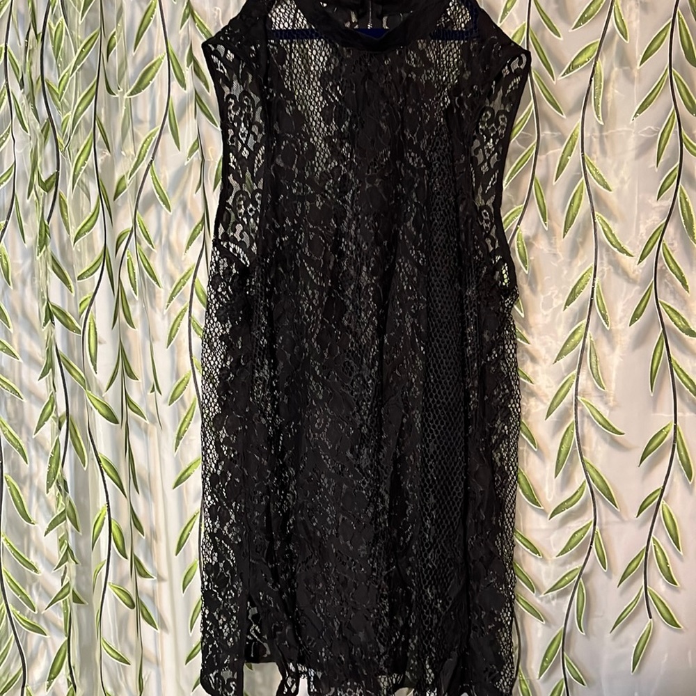 Torrid 2 lace tunic
